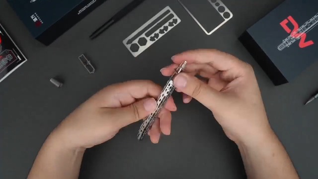 Amazon | DAREWORKS 組立式ステンレスボールペン Assembly.Craft